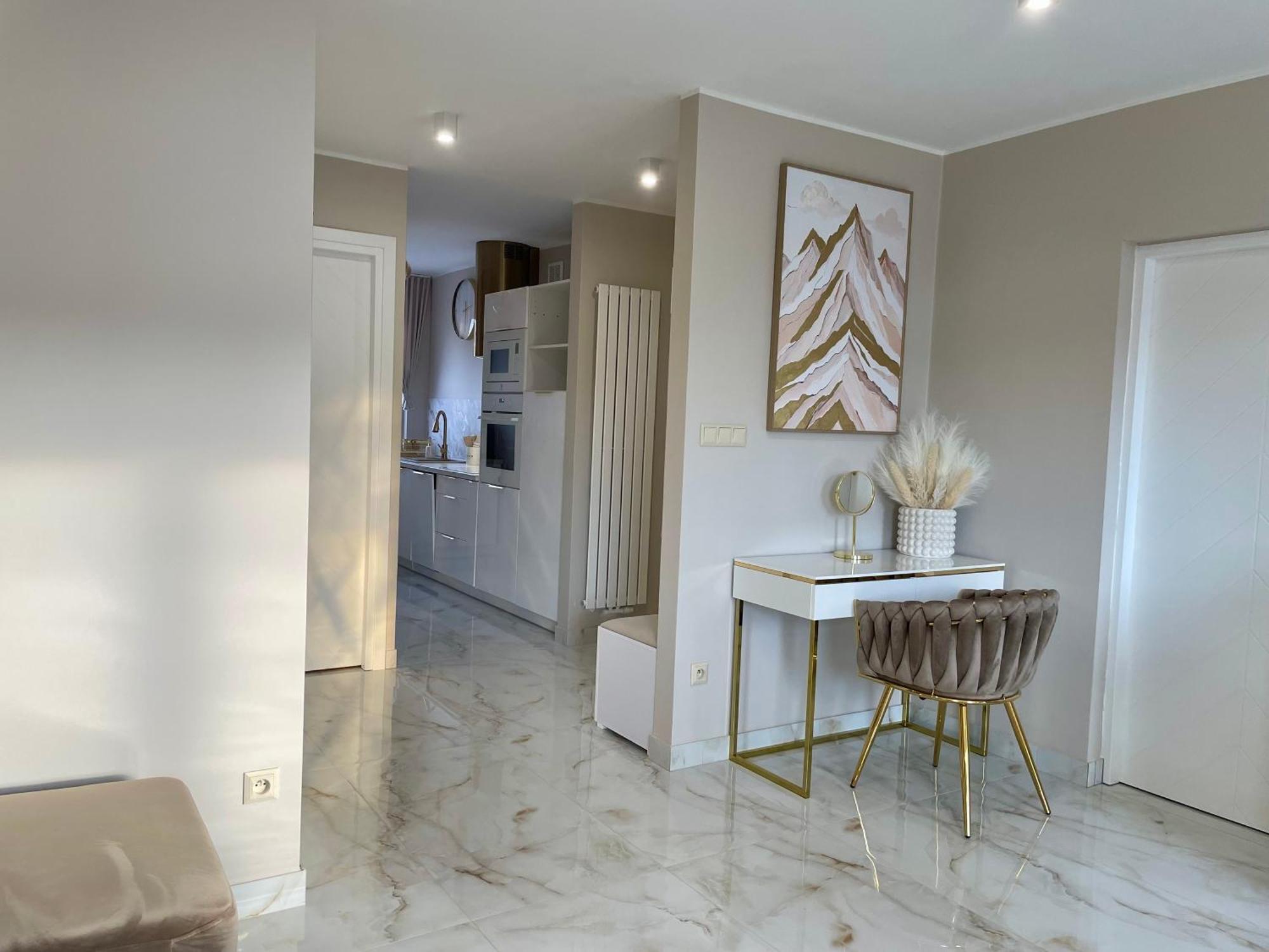 Royal Apartment *