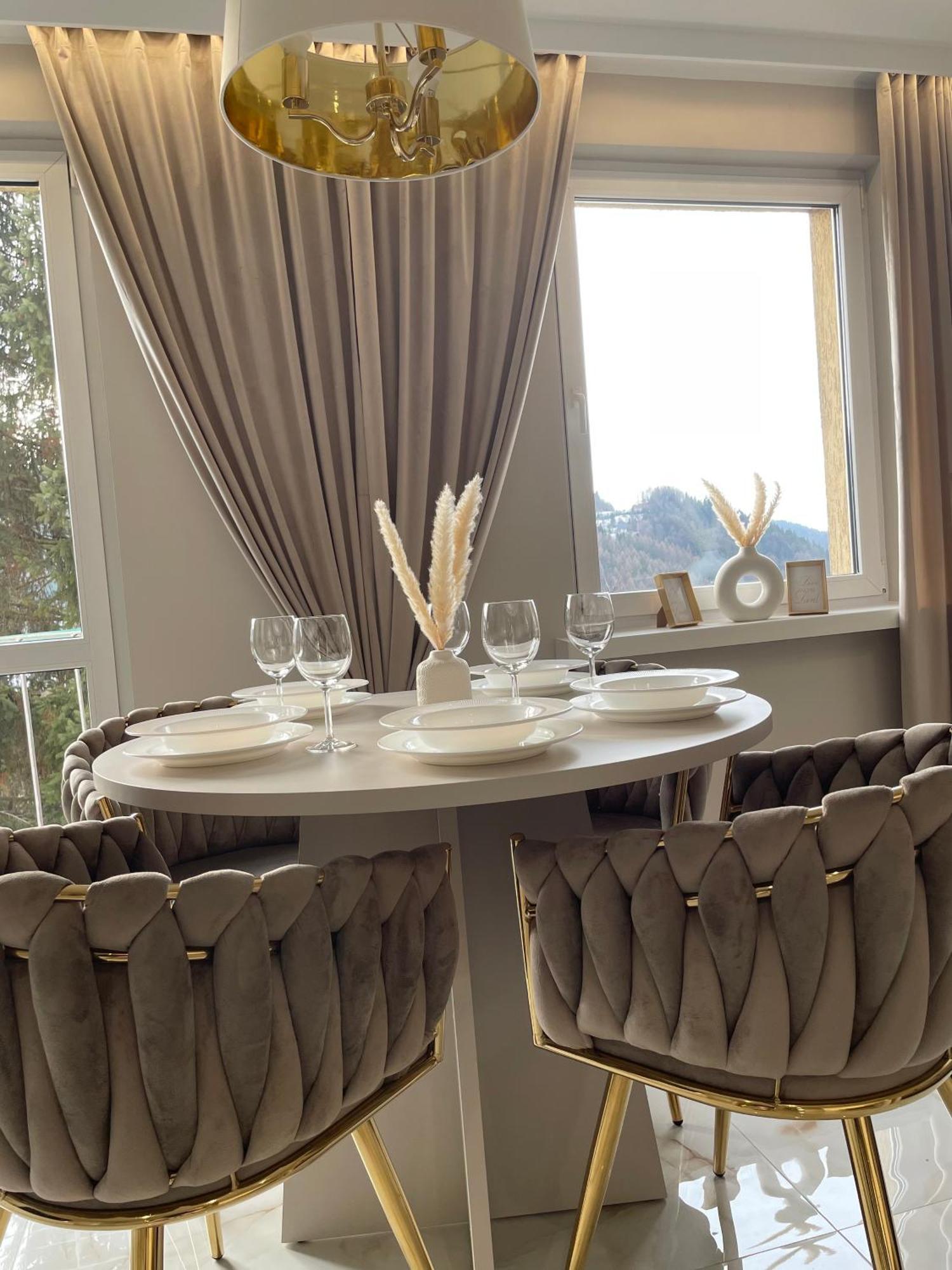 Royal Apartment *
